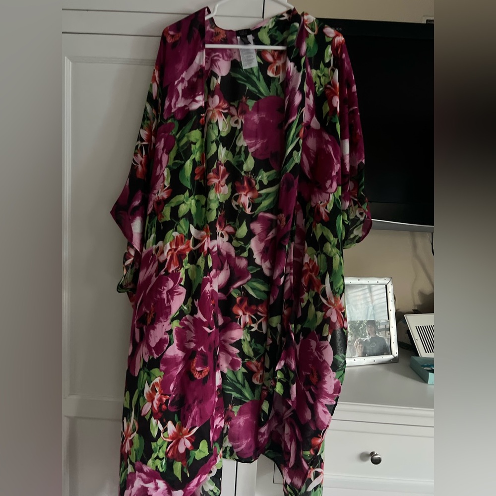 G.I.L.I. Pink and Green Floral Kimono